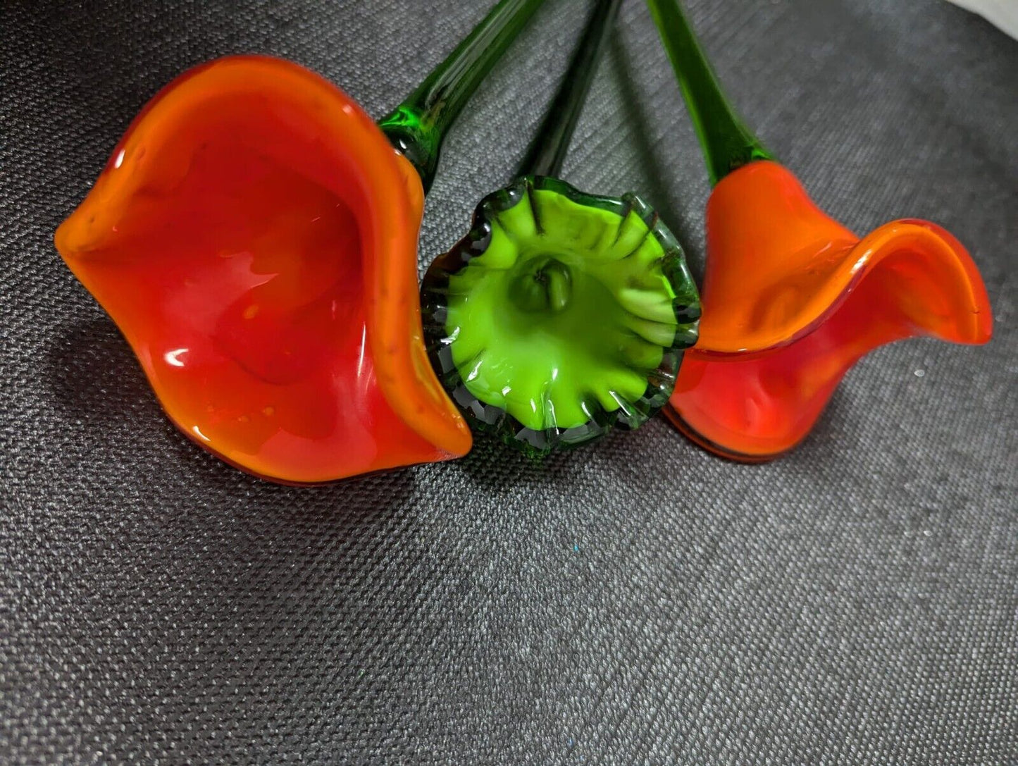 SET OF 3 ART GLASS ASSORTED LONG STEM FLOWERS BOUQUET RED GREEN