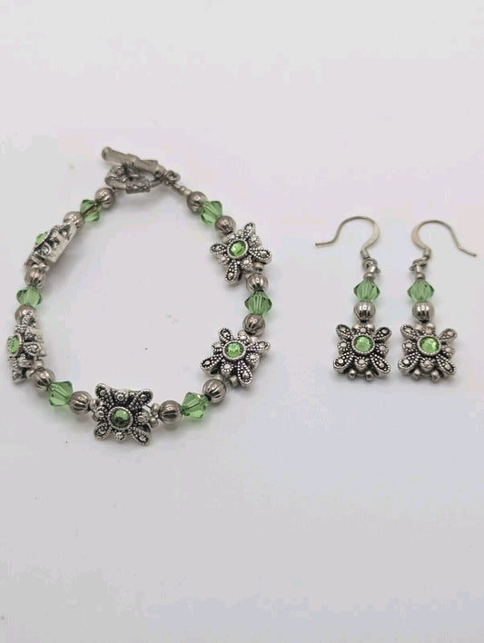 Silver Tone Spring Green Flower Square Crystal Bead Charm Bracelet Earrings 7.5"