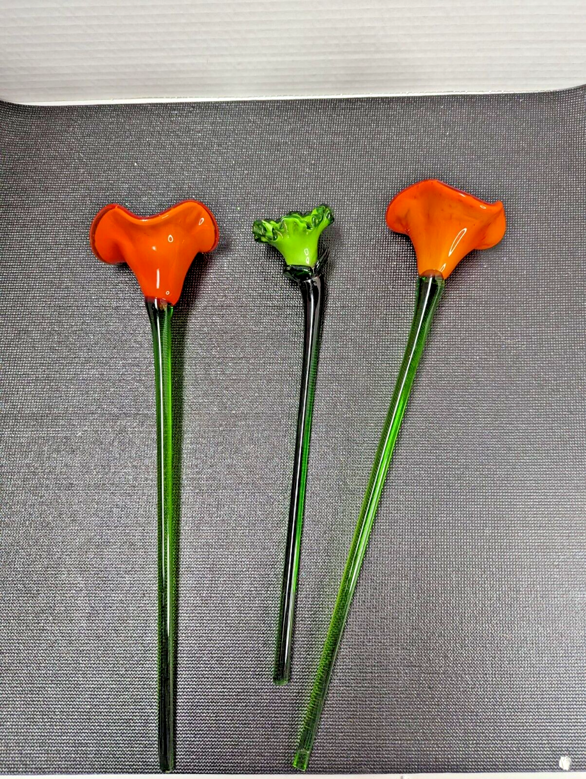 SET OF 3 ART GLASS ASSORTED LONG STEM FLOWERS BOUQUET RED GREEN