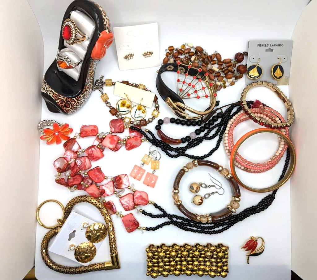 Vintage To Now Lot Wearable Fashion Costume Jewelry Gift  for her, necklace ++