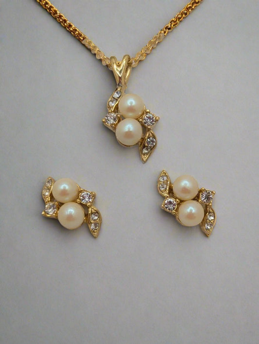 Vintage Gold Plated, Rhinestones and Faux Pearl Necklace & Earrings set